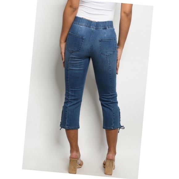 SOFT DENIM CRISS CROSS TIE BOTTOM JEAN CAPRI LEGGINGS - Picture 2 of 5